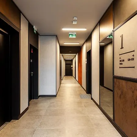 Doki Free Parking & Foodhall By Alqueen Apartman Gdańsk